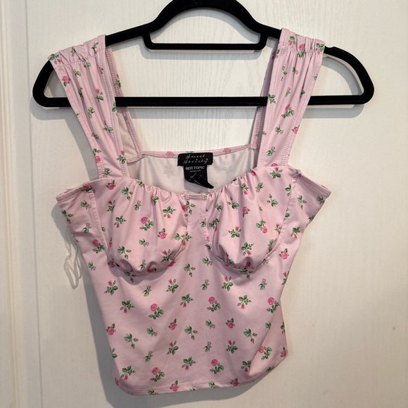Hot Topic Tops - Hot Topic Light Pink Rose Print Crop Top